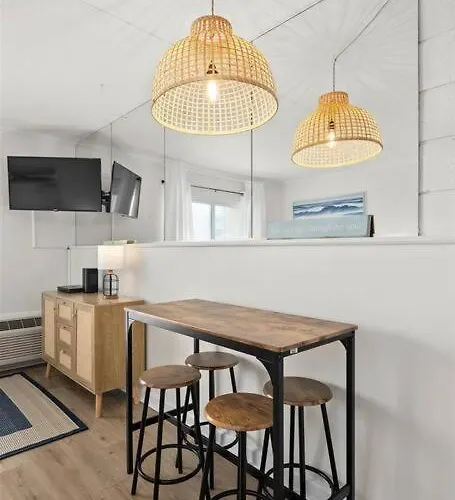 Updated Charming Studio,steps To Beach,outdoor Pool Ocean City