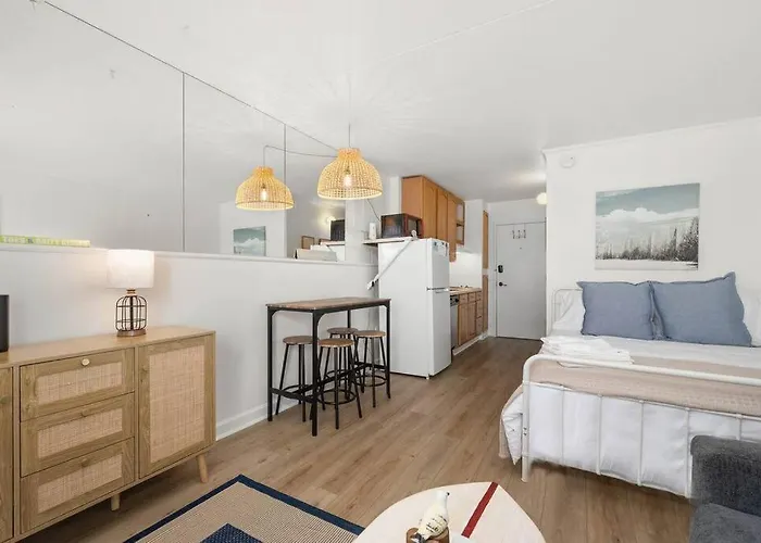Updated Charming Studio,steps To Beach,outdoor Pool Apartamento