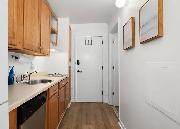 Updated Charming Studio,steps To Beach,outdoor Pool Ocean City